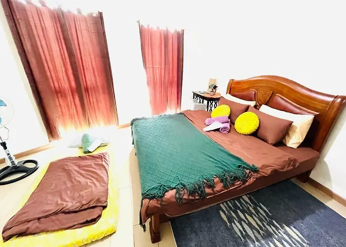 Venice In Mckinley Hill Bgc Taguig With Netflix And Wifi Apartment