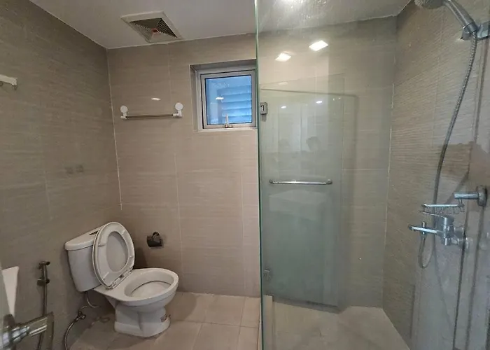 Venice In Mckinley Hill Bgc Taguig With Netflix And Wifi Apartment