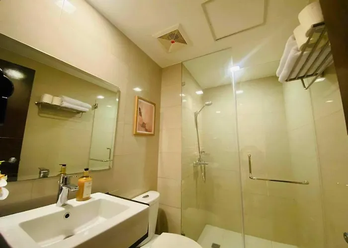 Venice In Mckinley Hill Bgc Taguig With Netflix And Wifi Apartment *