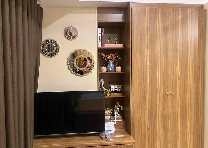 Apartment Venice In Mckinley Hill Bgc Taguig With Netflix And Wifi *