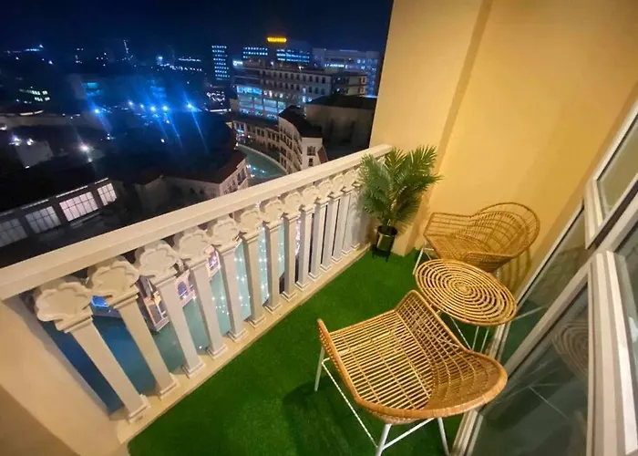Venice In Mckinley Hill Bgc Taguig With Netflix And Wifi Apartment *