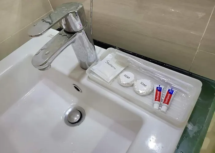 Venice In Mckinley Hill Bgc Taguig With Netflix And Wifi Apartment